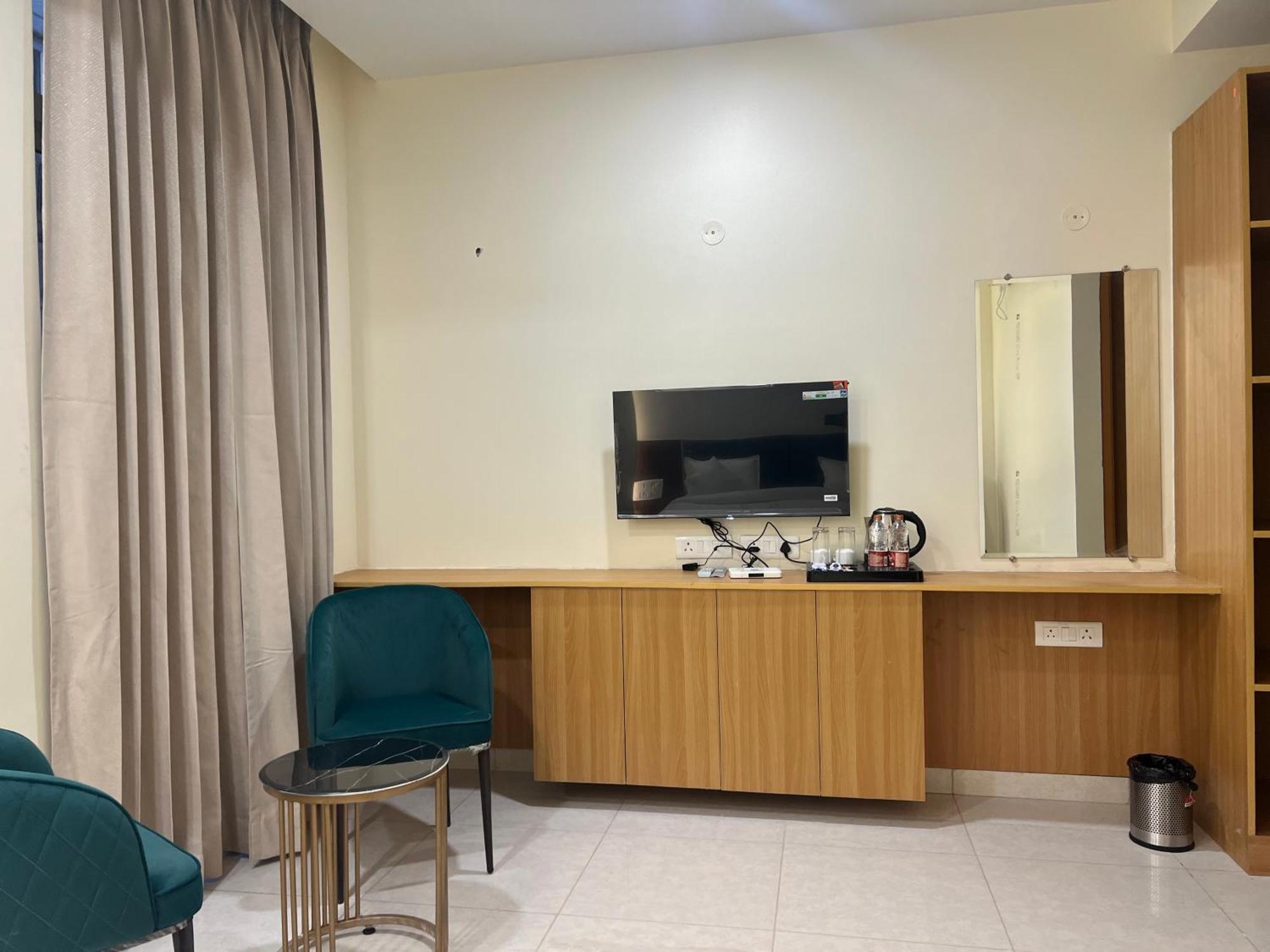 The Blue Vista Otel Greater Noida Dış mekan fotoğraf
